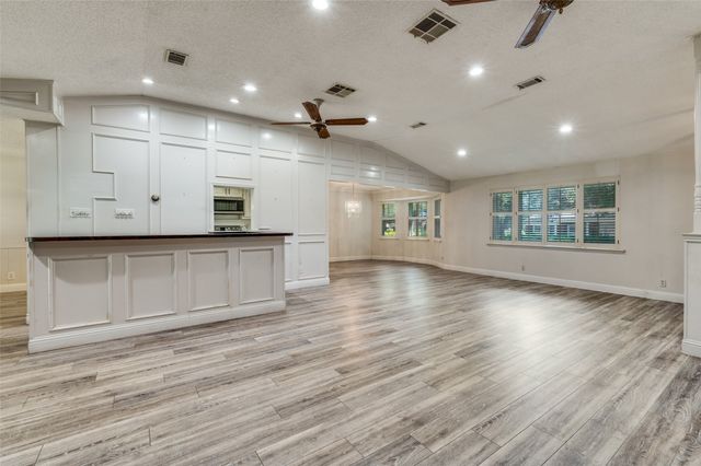 4017 Emerald Oaks Drive, Haltom City, TX 76117