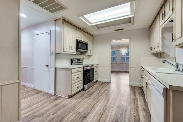 4017 Emerald Oaks Drive, Haltom City, TX 76117