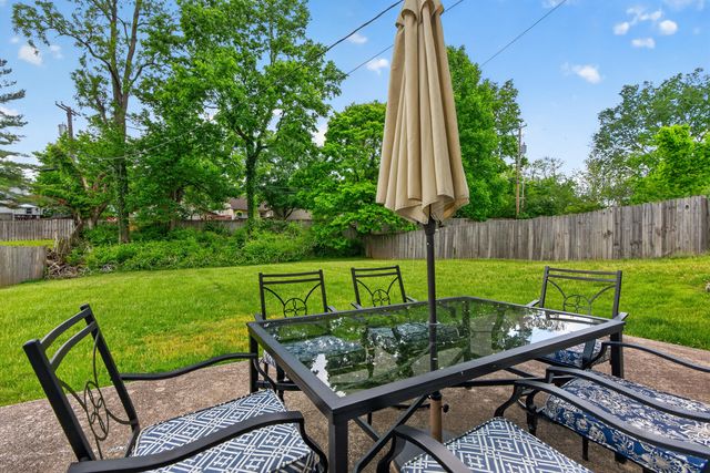 124 Manitoba Lane, Lexington, KY 40515