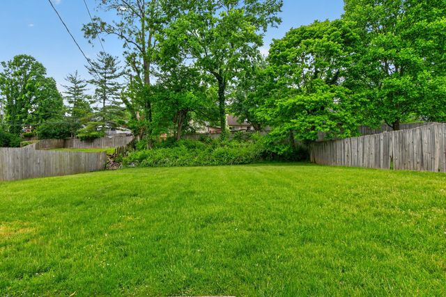 124 Manitoba Lane, Lexington, KY 40515