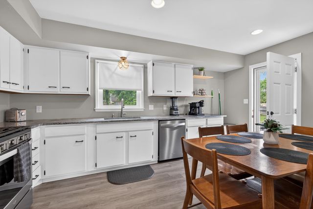 124 Manitoba Lane, Lexington, KY 40515