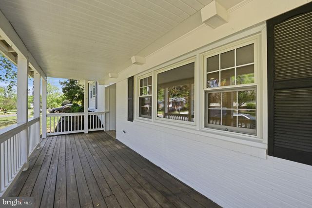15011 TARLETON DR, Centreville, VA 20120
