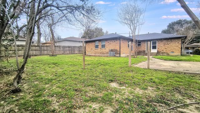 8515 Bretshire Drive, Dallas, TX 75228