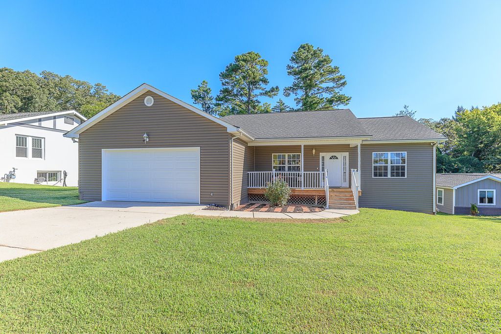 215 W Newberry East Street, Red Bank, TN 37415