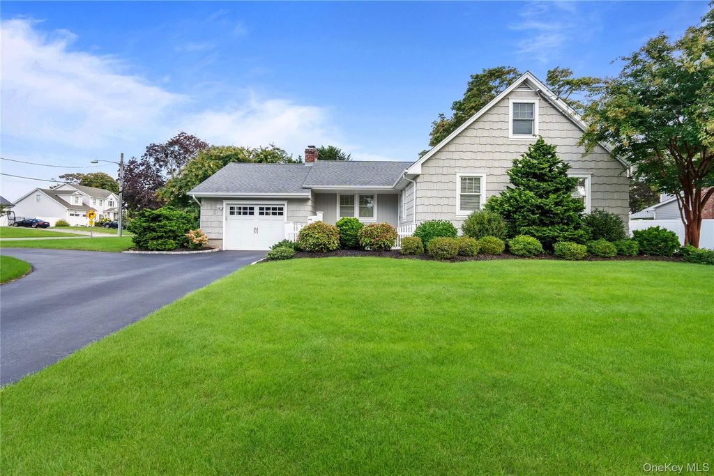 99 Benson Avenue, Sayville, NY 11782 — photo 3