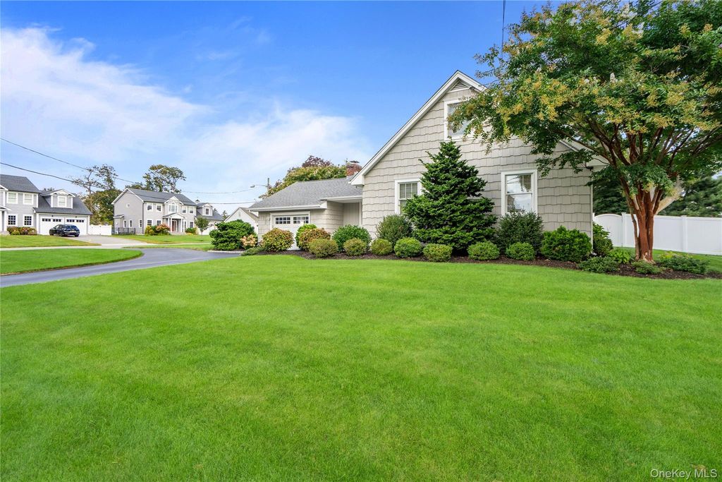 99 Benson Avenue, Sayville, NY 11782 — photo 4