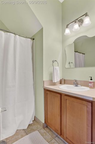 50371 Corey Ave, Chesterfield Township, MI 48051