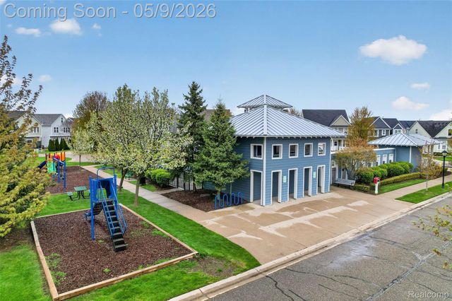 50371 Corey Ave, Chesterfield Township, MI 48051