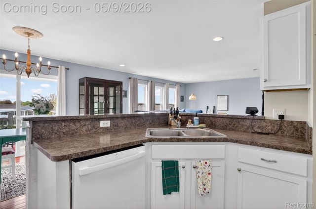 50371 Corey Ave, Chesterfield Township, MI 48051