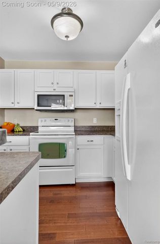 50371 Corey Ave, Chesterfield Township, MI 48051