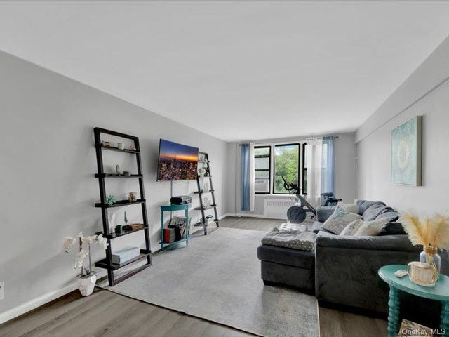 270 N Broadway 6H, Yonkers, NY 10701