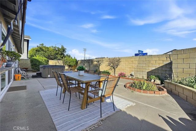 16362 Whittier Lane, Huntington Beach, CA 92647