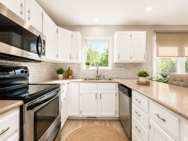 8651 S HARVARD PARK DR, Sandy, UT 84094
