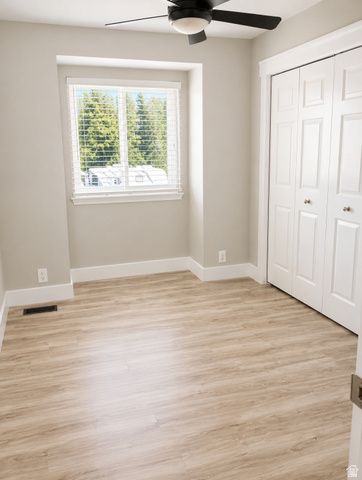 8651 S HARVARD PARK DR, Sandy, UT 84094