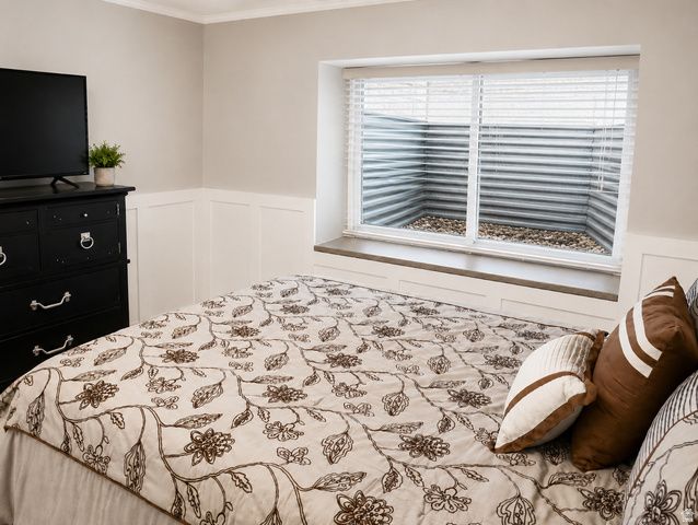 8651 S HARVARD PARK DR, Sandy, UT 84094