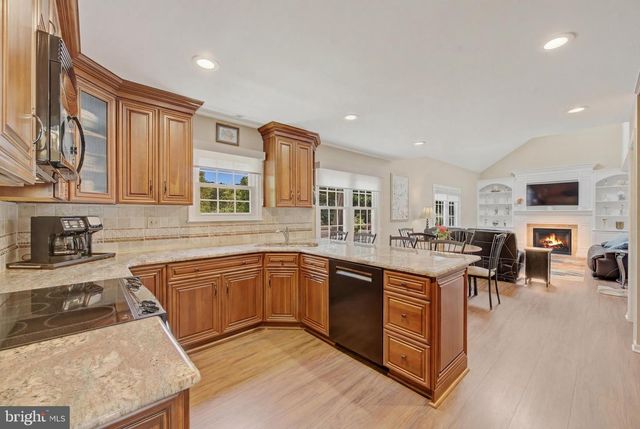 412 DEEP WILLOW DR, Exton, PA 19341