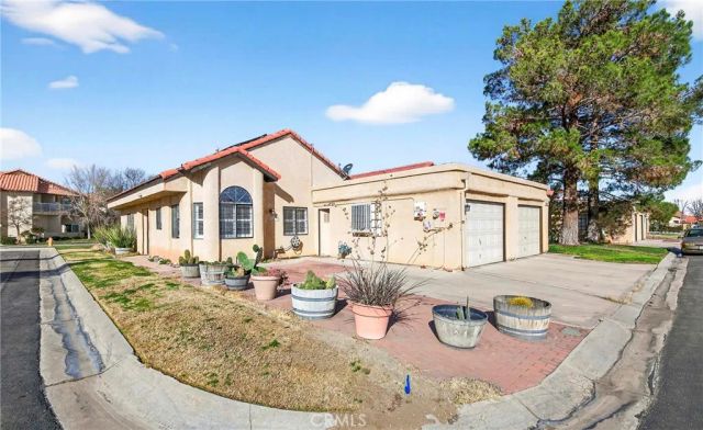 11620 Locust, Apple Valley, CA 92308