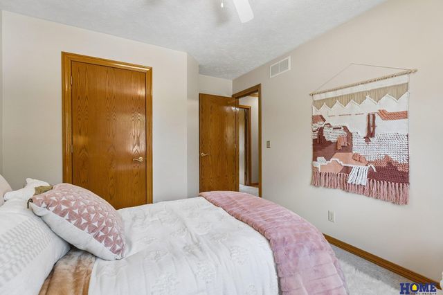 14527 Charles Street, Omaha, NE 68154