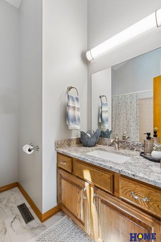 14527 Charles Street, Omaha, NE 68154