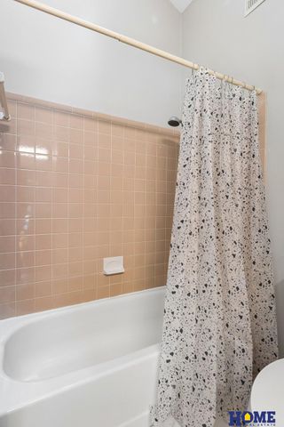 14527 Charles Street, Omaha, NE 68154