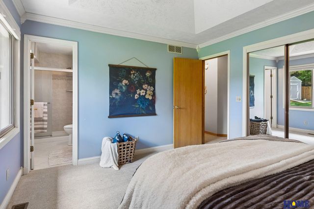 14527 Charles Street, Omaha, NE 68154