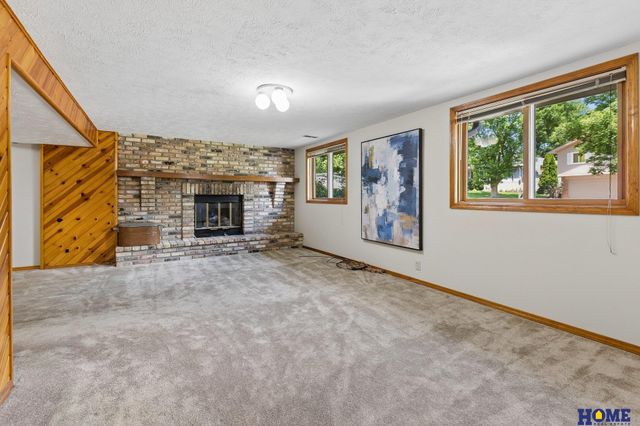 14527 Charles Street, Omaha, NE 68154