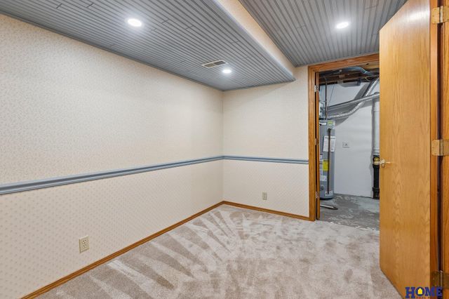 14527 Charles Street, Omaha, NE 68154