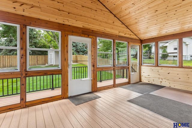 14527 Charles Street, Omaha, NE 68154