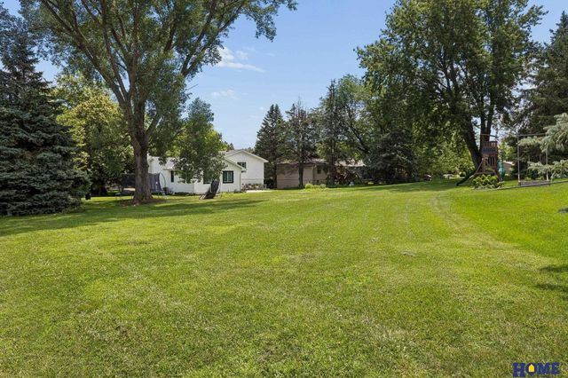14527 Charles Street, Omaha, NE 68154
