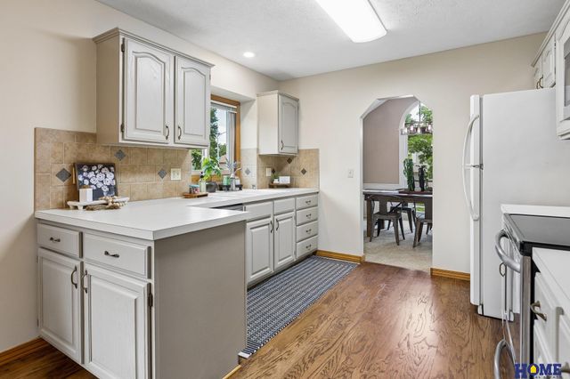 14527 Charles Street, Omaha, NE 68154