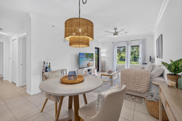 4905 Midtown Lane 2211, Palm Beach Gardens, FL 33418