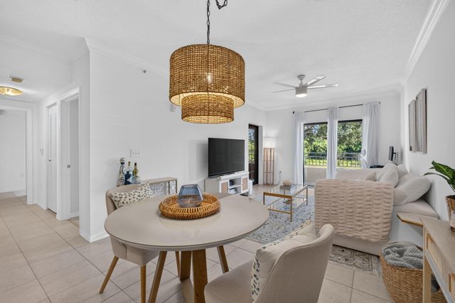 4905 Midtown Lane 2211, Palm Beach Gardens, FL 33418