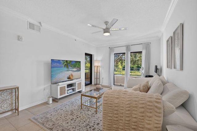 4905 Midtown Lane 2211, Palm Beach Gardens, FL 33418