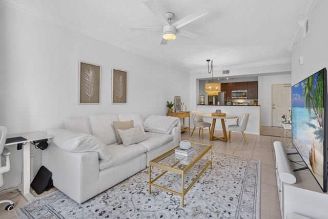 4905 Midtown Lane 2211, Palm Beach Gardens, FL 33418