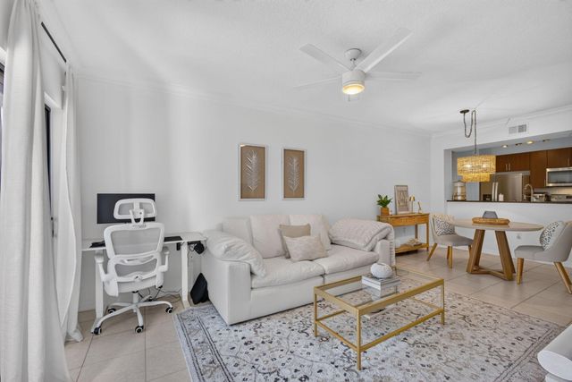 4905 Midtown Lane 2211, Palm Beach Gardens, FL 33418