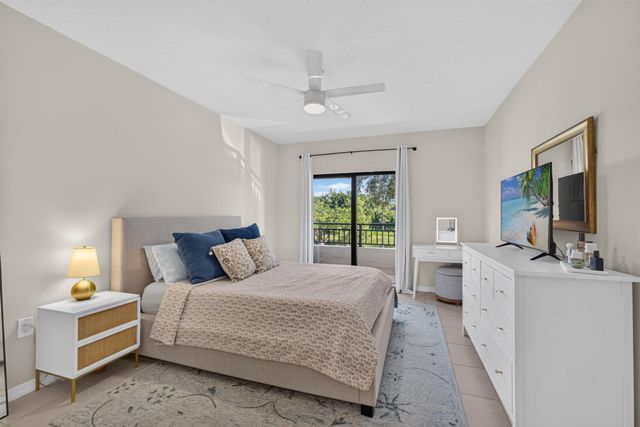 4905 Midtown Lane 2211, Palm Beach Gardens, FL 33418