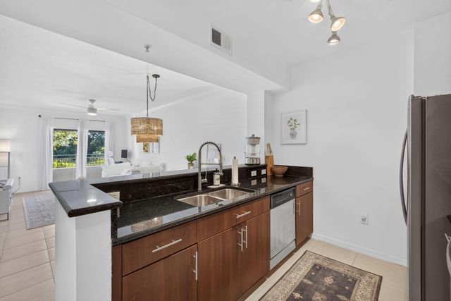 4905 Midtown Lane 2211, Palm Beach Gardens, FL 33418