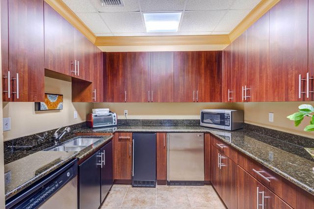 4905 Midtown Lane 2211, Palm Beach Gardens, FL 33418