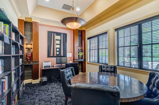 4905 Midtown Lane 2211, Palm Beach Gardens, FL 33418