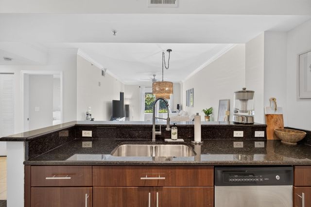 4905 Midtown Lane 2211, Palm Beach Gardens, FL 33418