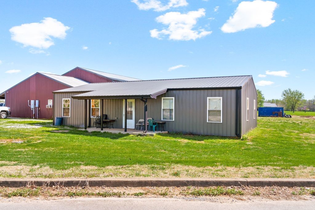 286 Tower St, Guthrie, KY 42234