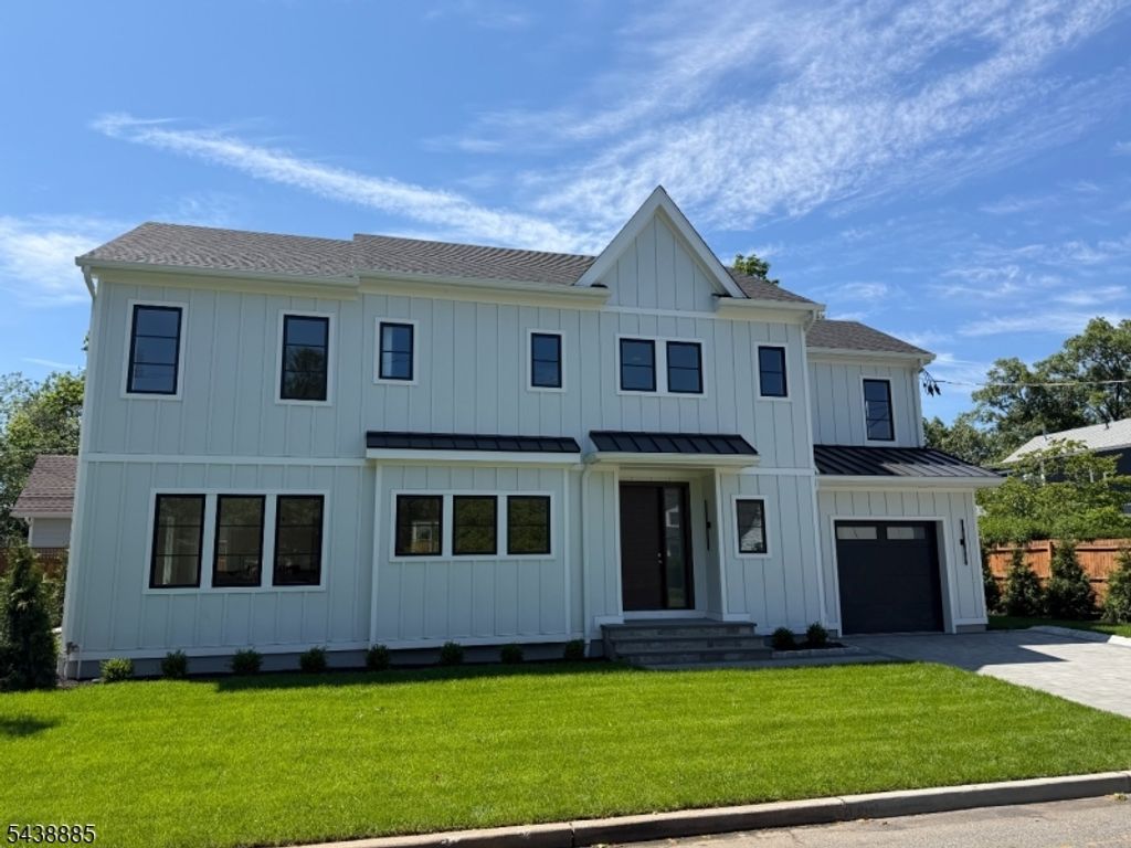 2 Pleasant Ave, Tenafly Boro, NJ 07670