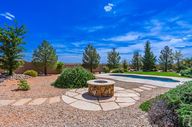 4976 N MESQUITE DR, St. George, UT 84770