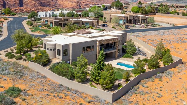 4976 N MESQUITE DR, St. George, UT 84770