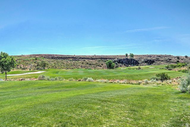 4976 N MESQUITE DR, St. George, UT 84770