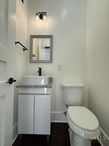 924 McPherson Avenue, Cincinnati, OH 45205