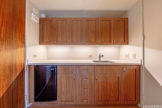 1750 Kalakaua Avenue 912, Honolulu, HI 96826