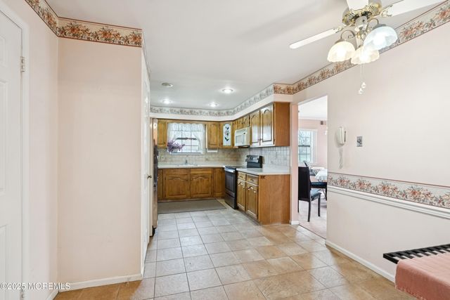 1 Suffolk Way, Marlboro, NJ 07746