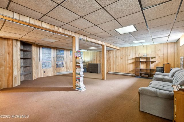 1 Suffolk Way, Marlboro, NJ 07746