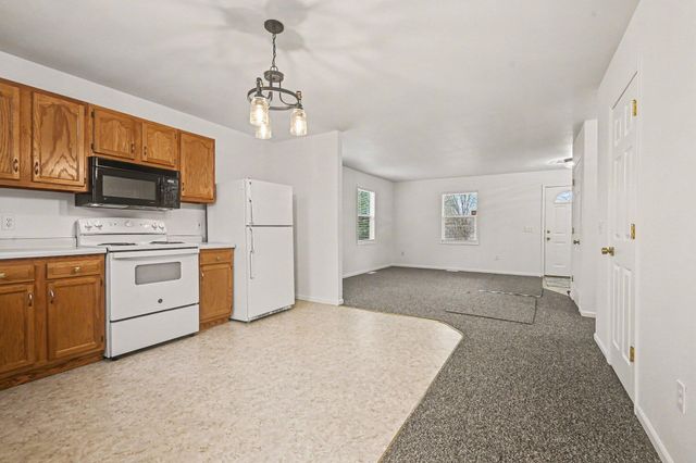 152 W D Avenue, Kalamazoo, MI 49009